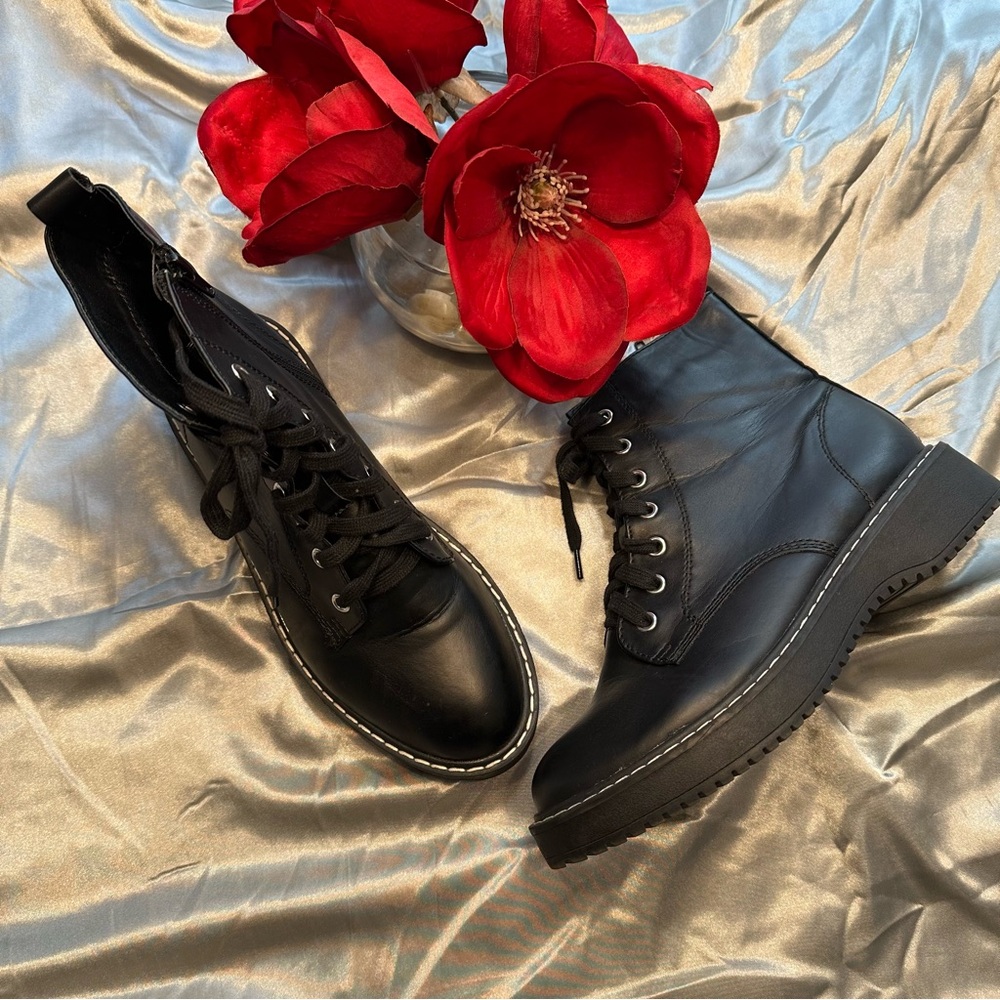 🌹Madden Girl • Black Lace-Up PLATFORM Faux Leather COMBAT Boots •